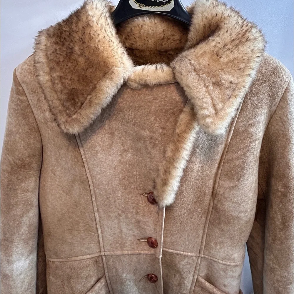 Ardeny LIKE NEW Women's LONG Tan LAMBS WOOL Coat - Picture 4 of 13